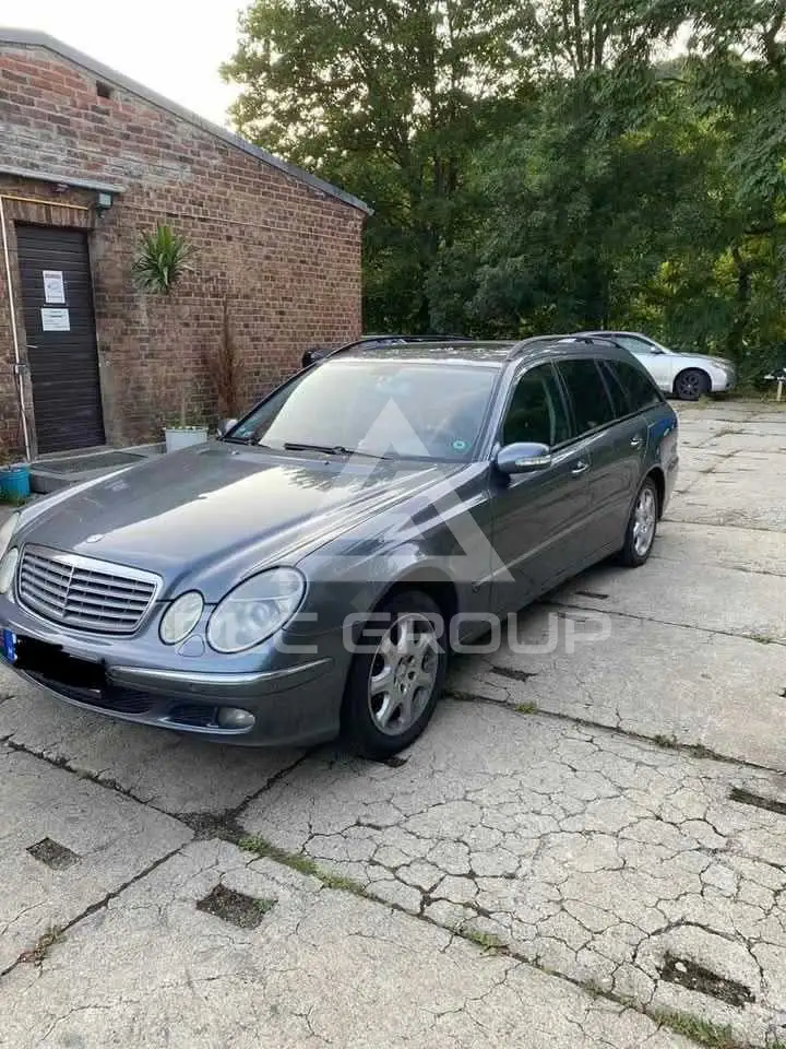 2005 Mercedes Benz E 320