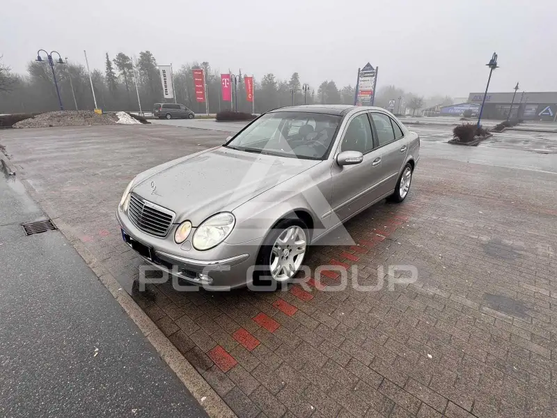 2005 Mercedes Benz E 320