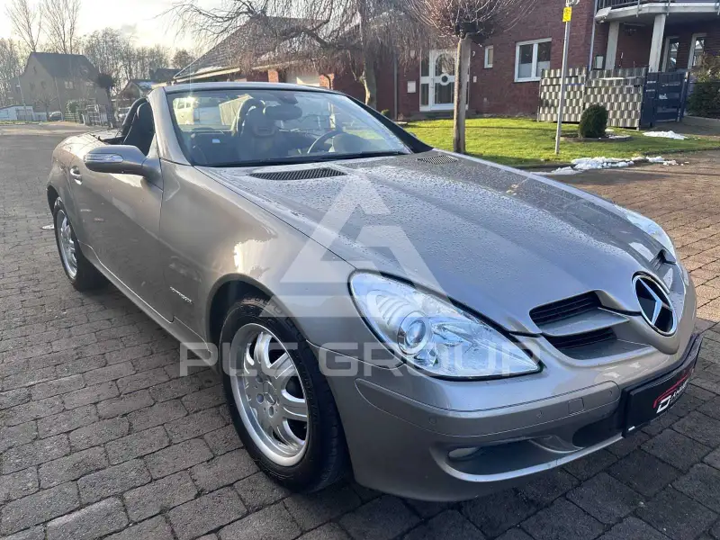 2005 Mercedes Benz SLK 200