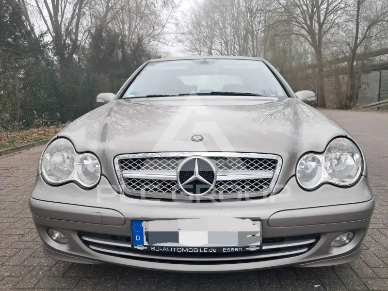 2005 Mercedes Benz 220