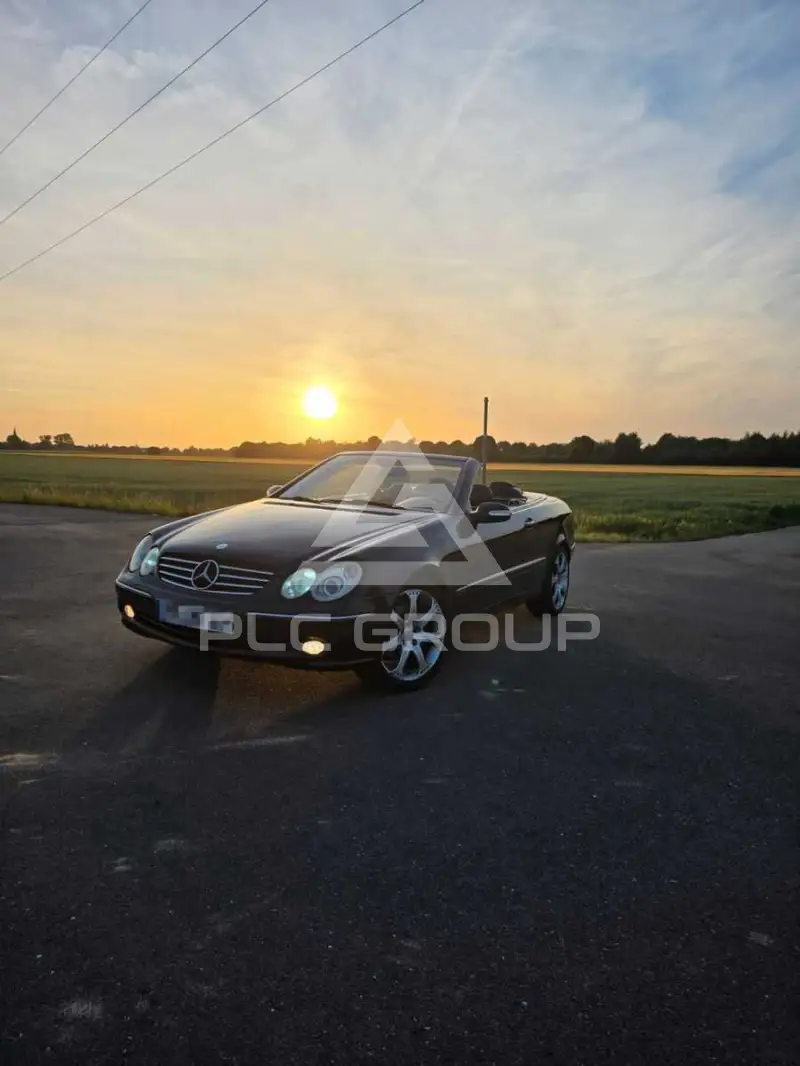 2005 Mercedes Benz CLK 320