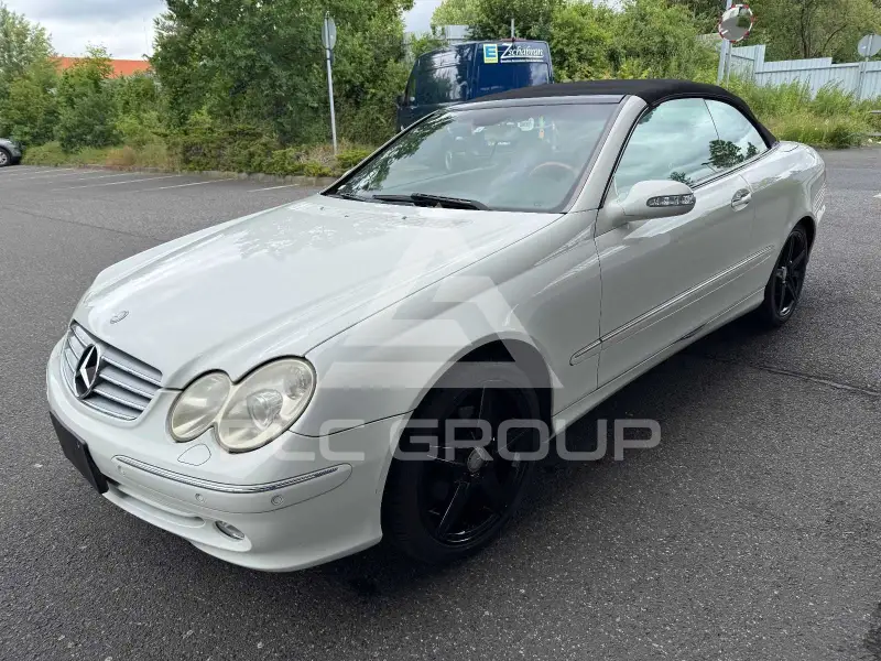 2005 Mercedes Benz CLK 320