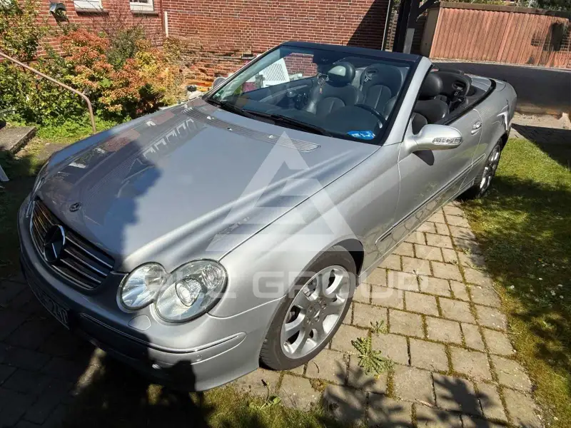 2005 Mercedes Benz CLK 320