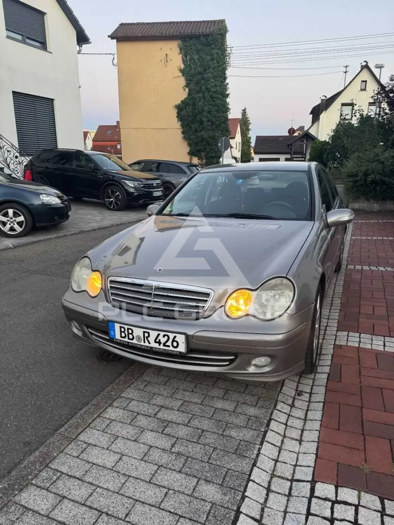 2005 Mercedes Benz C 220
