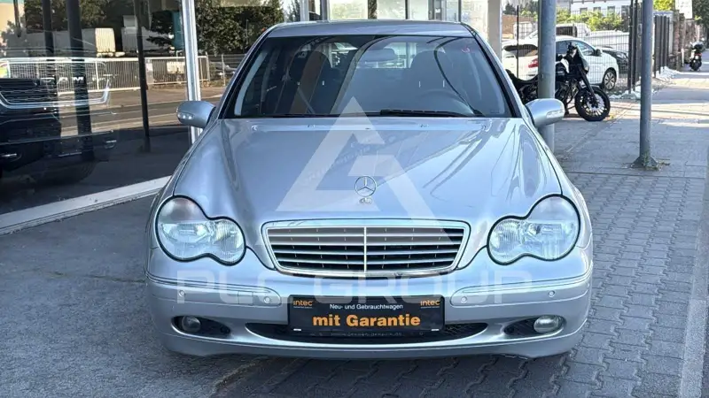 2005 Mercedes Benz C 220