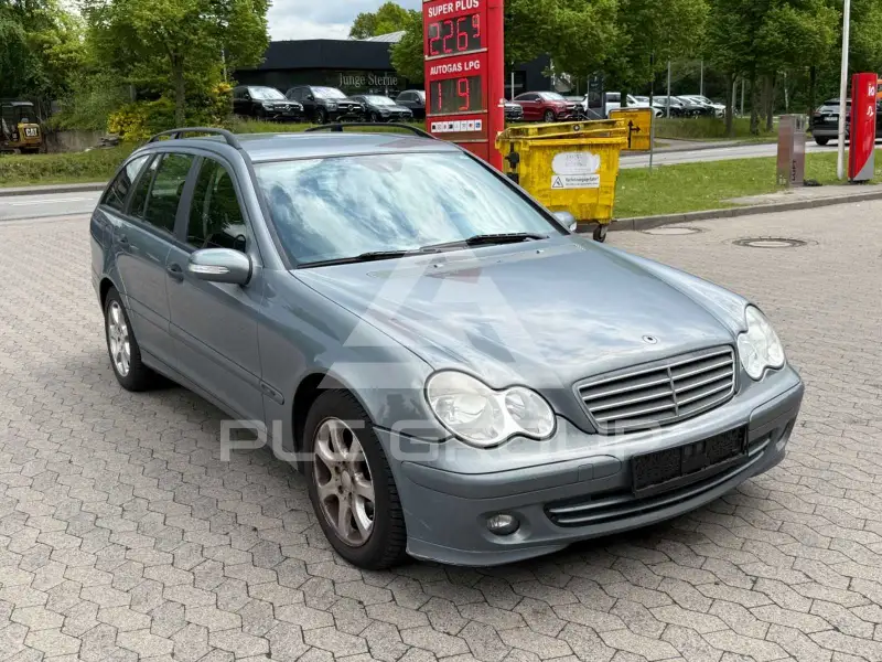 2005 Mercedes Benz C 220
