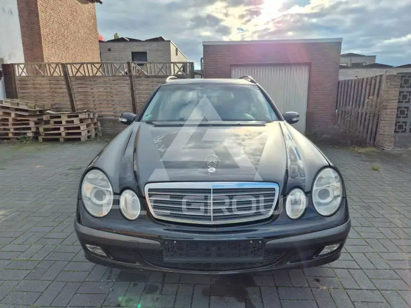 2005 Mercedes Benz E 200