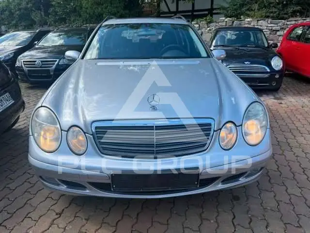 2005 Mercedes Benz E 200