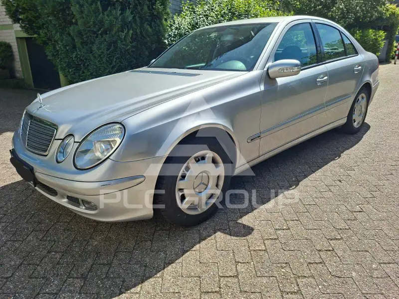 2005 Mercedes Benz E 200