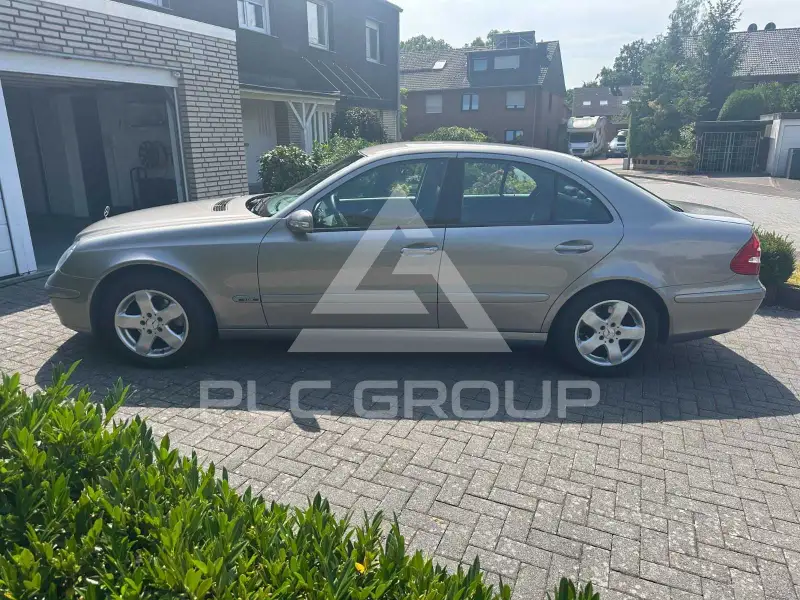 2005 Mercedes Benz E 200