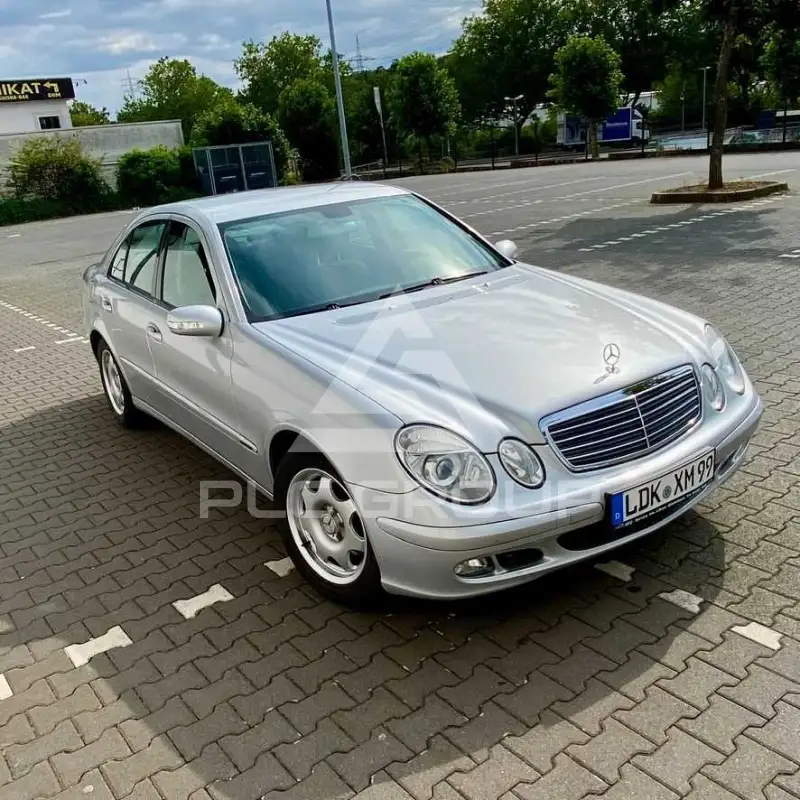 2005 Mercedes Benz E 200