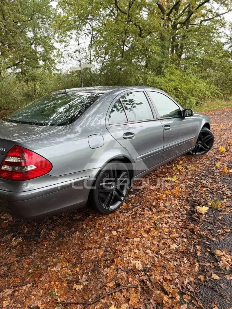 2005 Mercedes Benz E 200