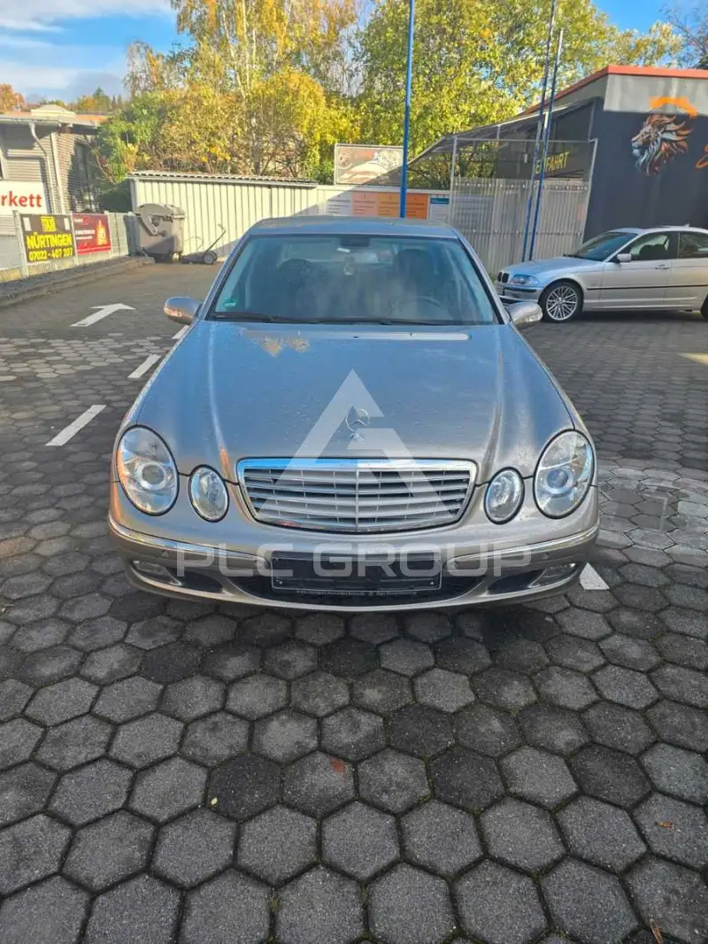 2005 Mercedes Benz E 200