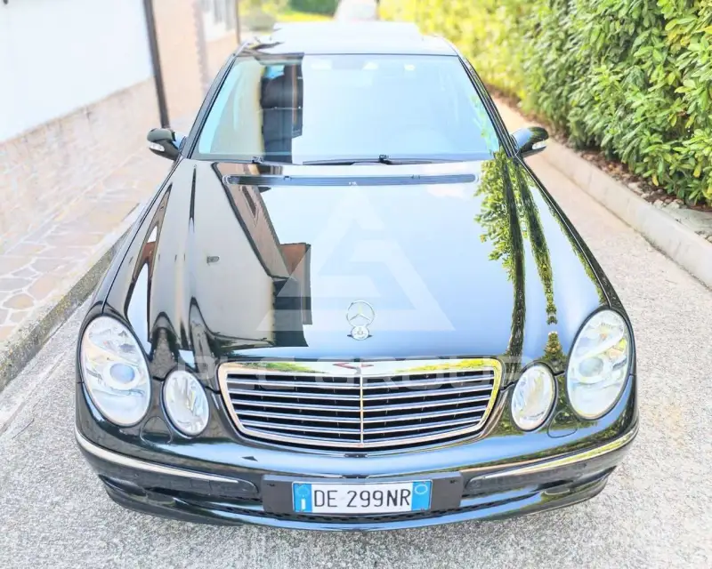 2005 Mercedes Benz E 220