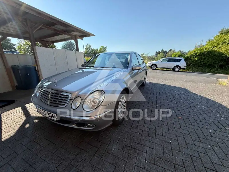 2005 Mercedes Benz E 220