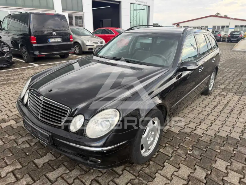 2005 Mercedes Benz E 220