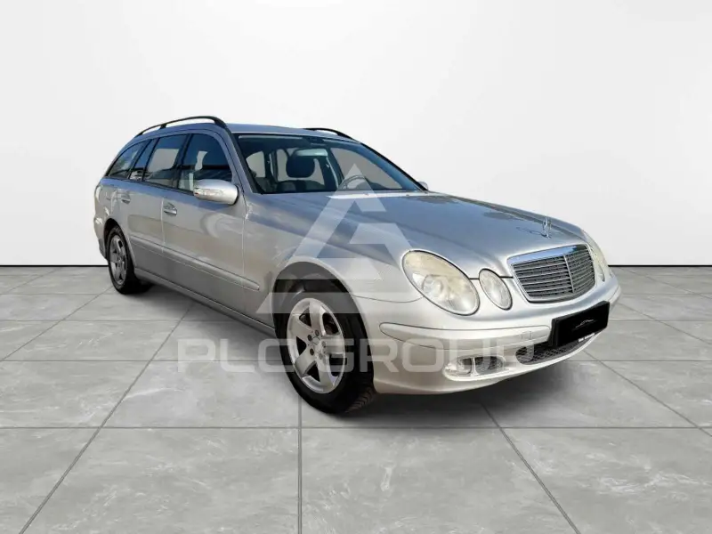 2005 Mercedes Benz E 220