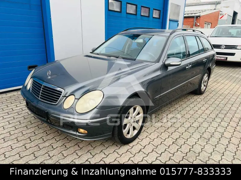 2005 Mercedes Benz E 220