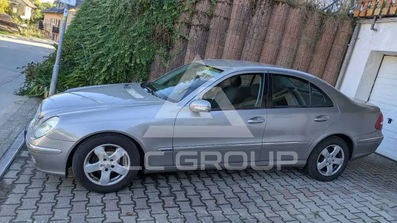 2005 Mercedes Benz E 220
