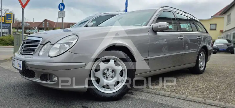 2005 Mercedes Benz E 220