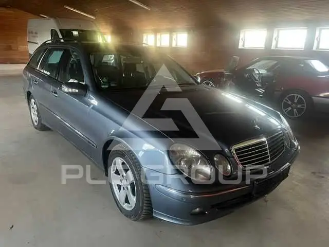 2005 Mercedes Benz E 220