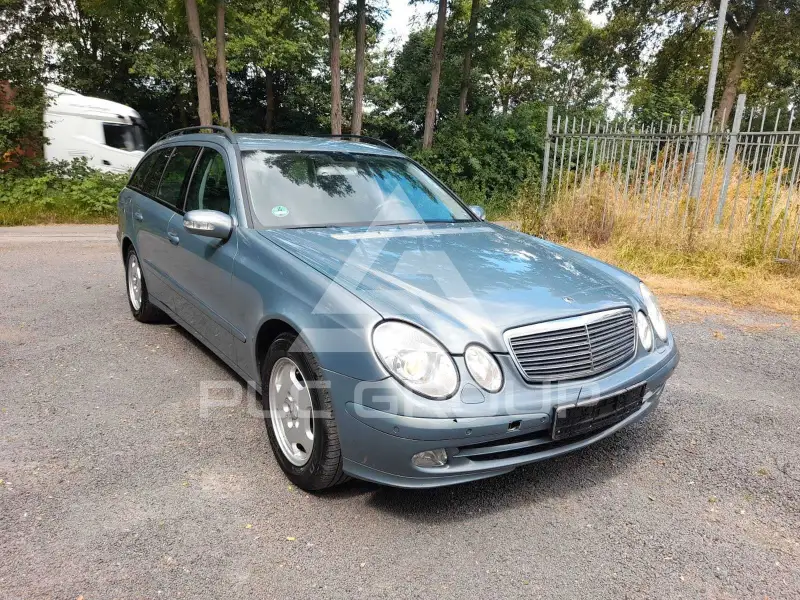 2005 Mercedes Benz E 220