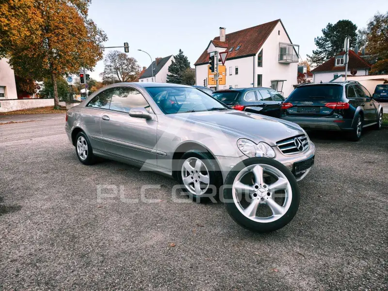 2005 Mercedes Benz CLK 220