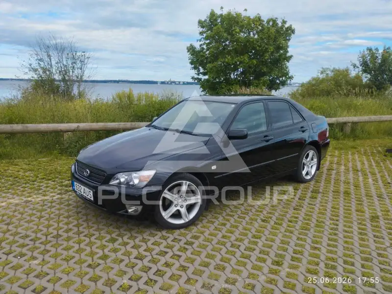 2005 Lexus IS200