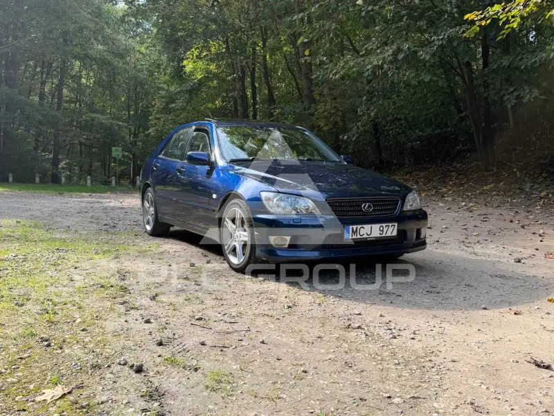 2005 Lexus IS300