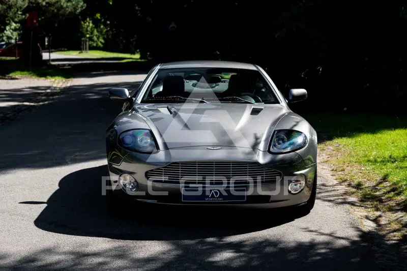 2005 Aston Martin Vanquish