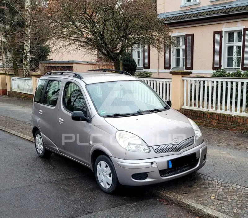 2005 Toyota VERSO