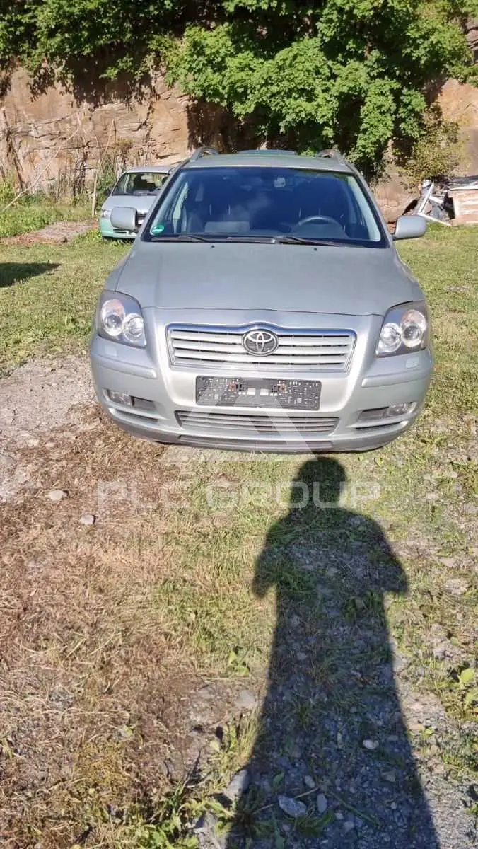 2005 Toyota Avensis
