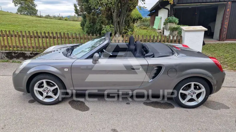 2005 Toyota MR2