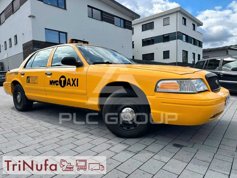 2005 Ford CROWN