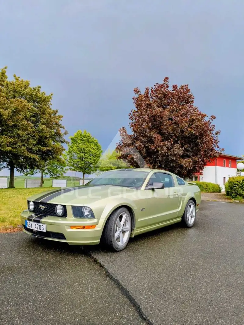 2005 Ford MUSTANG