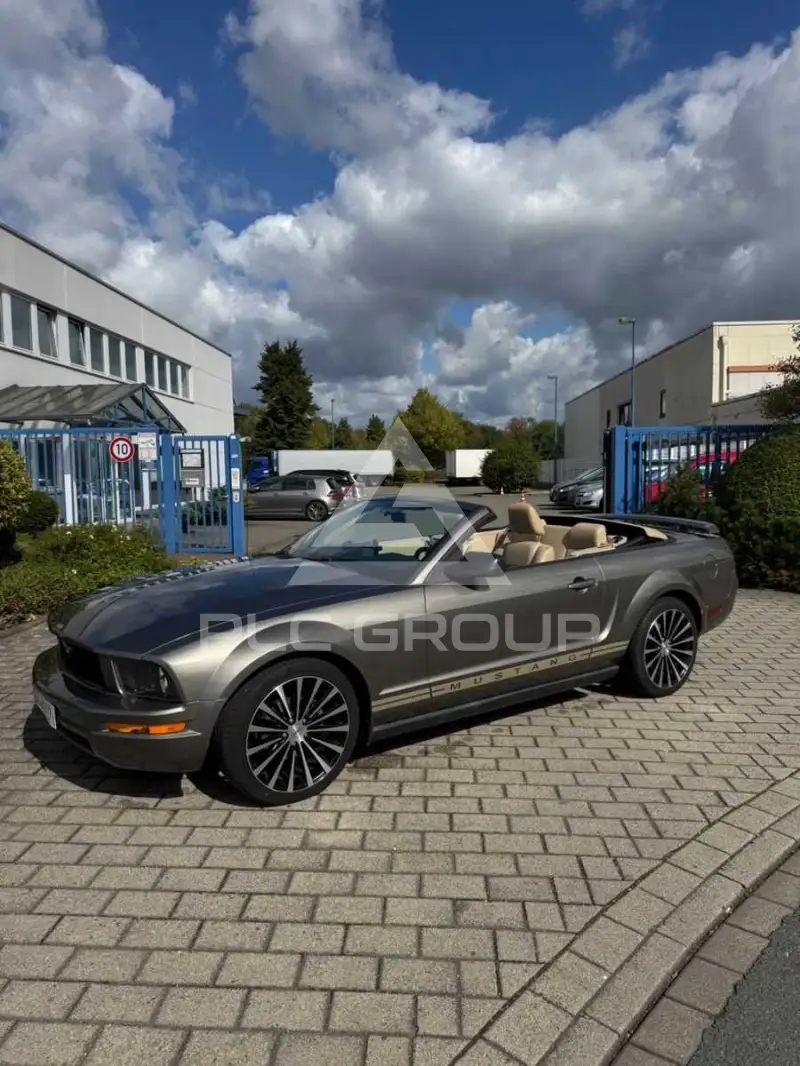 2005 Ford MUSTANG