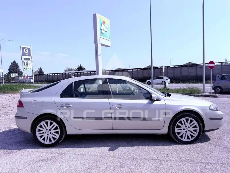 2005 Renault Laguna