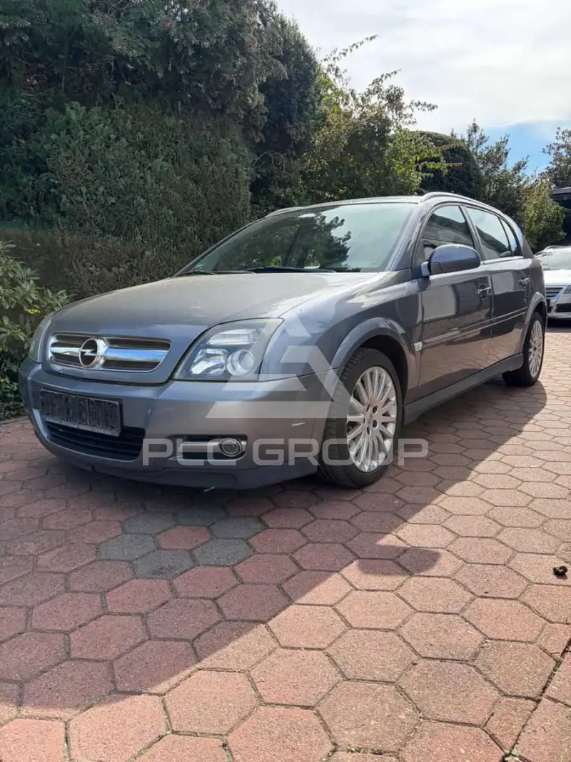 2005 Opel Signum