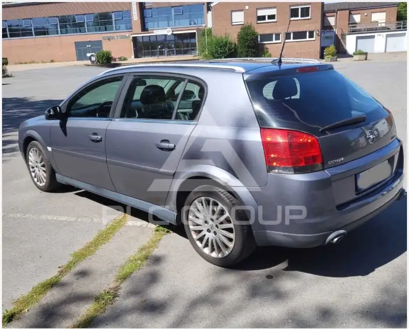 2005 Opel Signum