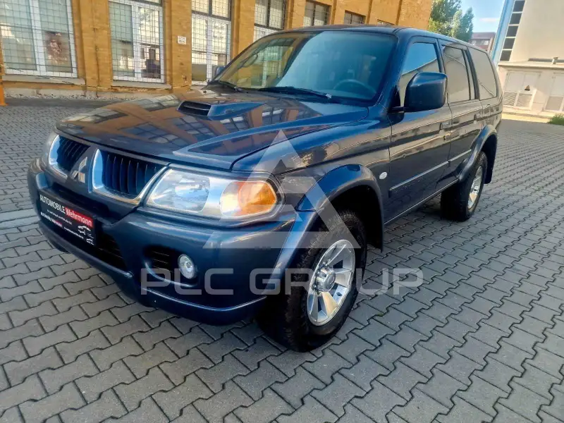 2006 Mitsubishi PAJARO
