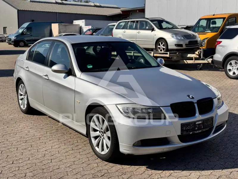 2006 BMW 318