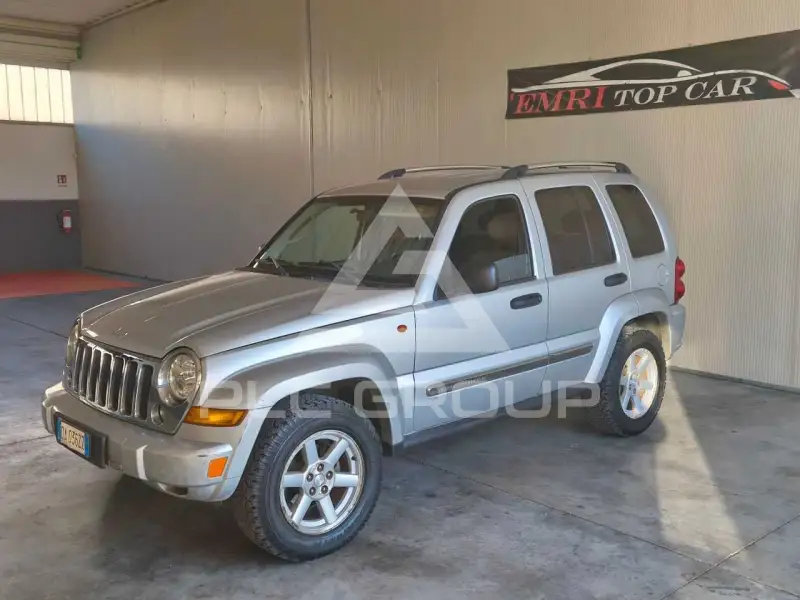 2006 Jeep CHEROKEE