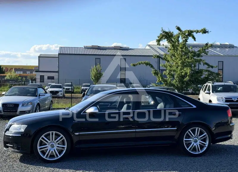 2006 Audi S8