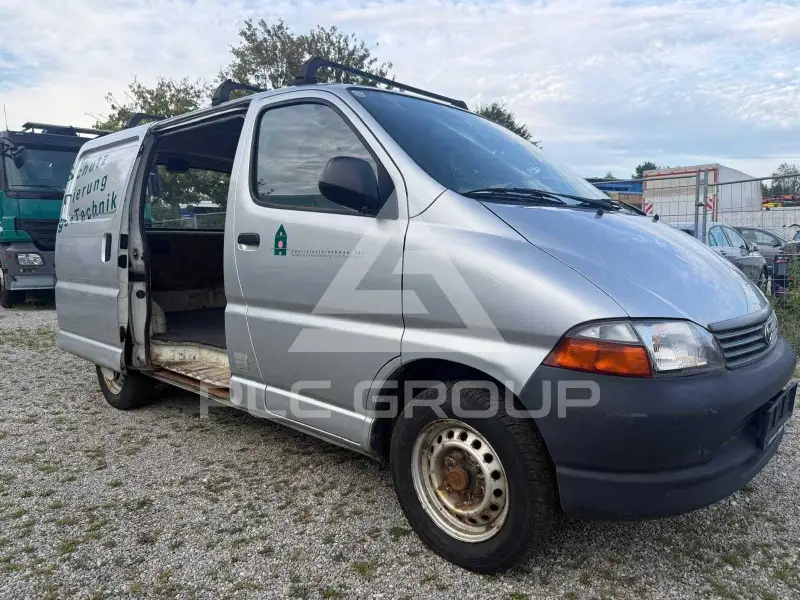2006 Toyota Hiace