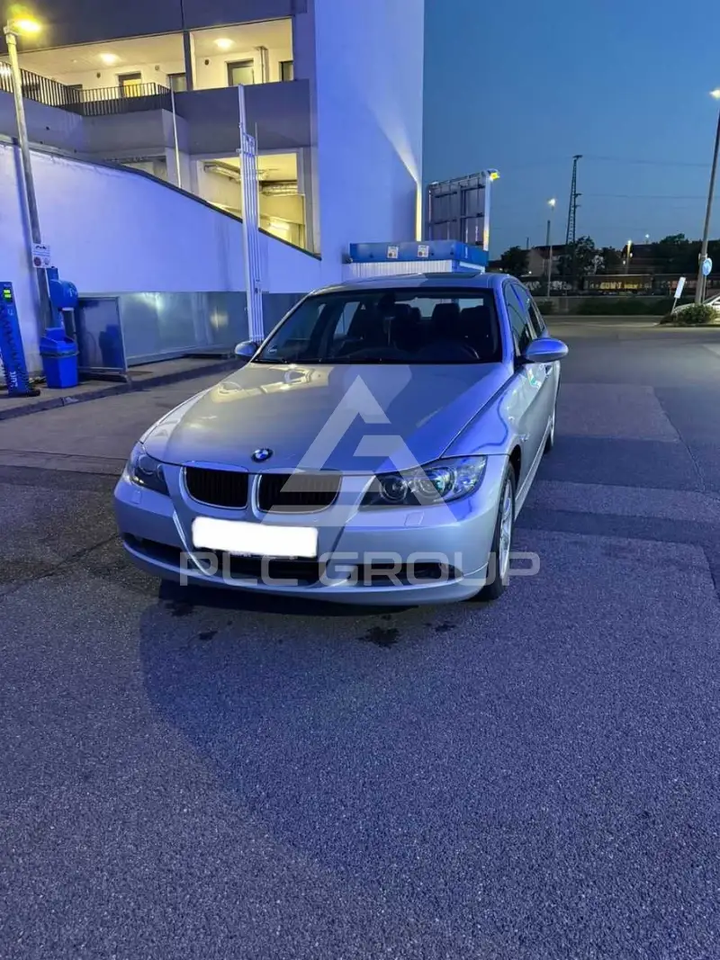 2005 BMW 320
