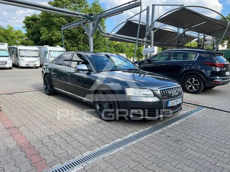 2008 Audi S8