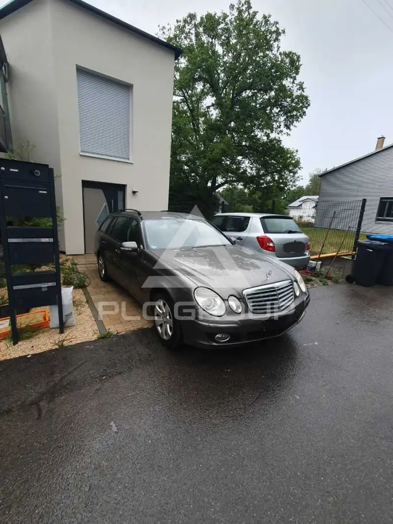 2008 Mercedes Benz E 220