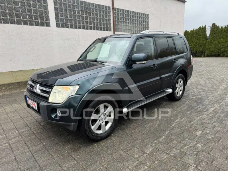 2009 Mitsubishi PAJARO