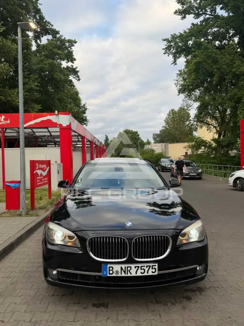 2009 BMW 740