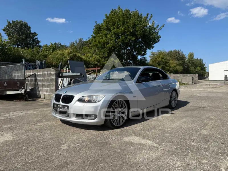 2009 BMW 320